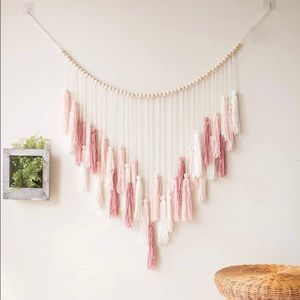 Macramé wall hanging decoration